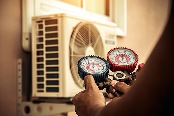 Professional Hvac technician working in Bristol, IL